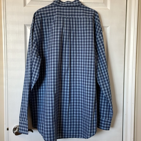NWOT Mens Izod no iron size xl button down shirt. Blue checked pattern. - Picture 7 of 8